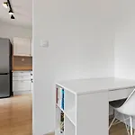 20 Minutes From Center W Netflix, Coffee Or Tea & Parking * Pressburg