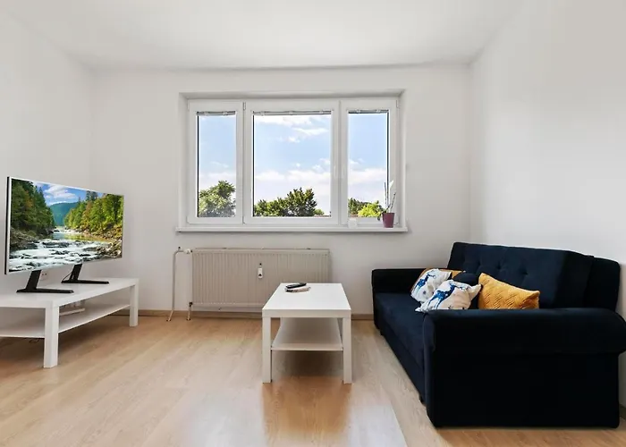 20 Minutes From Center W Netflix, Coffee Or Tea & Parking