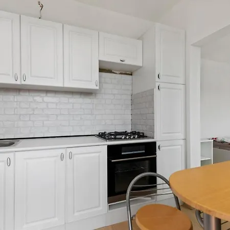 דירה 20 Minutes From Center W Netflix, Coffee Or Tea & Parking