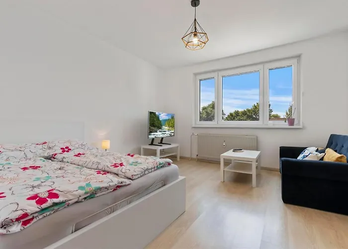 20 Minutes From Center W Netflix, Coffee Or Tea & Parking 브라티슬라바